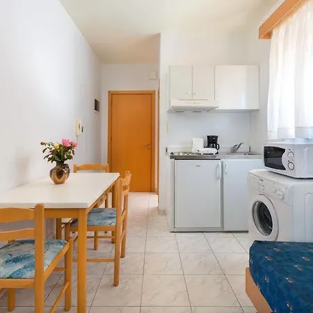 Yiannis Apartment *