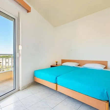 Apartment Yiannis *